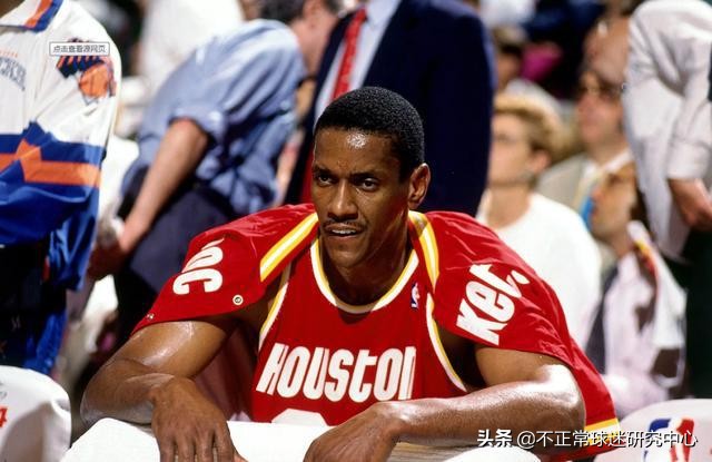 单赛季场均2抢断2盖帽,单赛季盖帽200+抢断200+