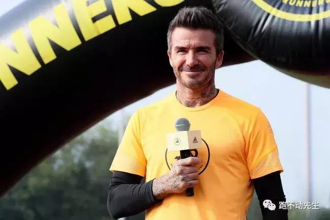 和贝克汉姆在球场上正面交锋,和贝克汉姆踢球是什么体验