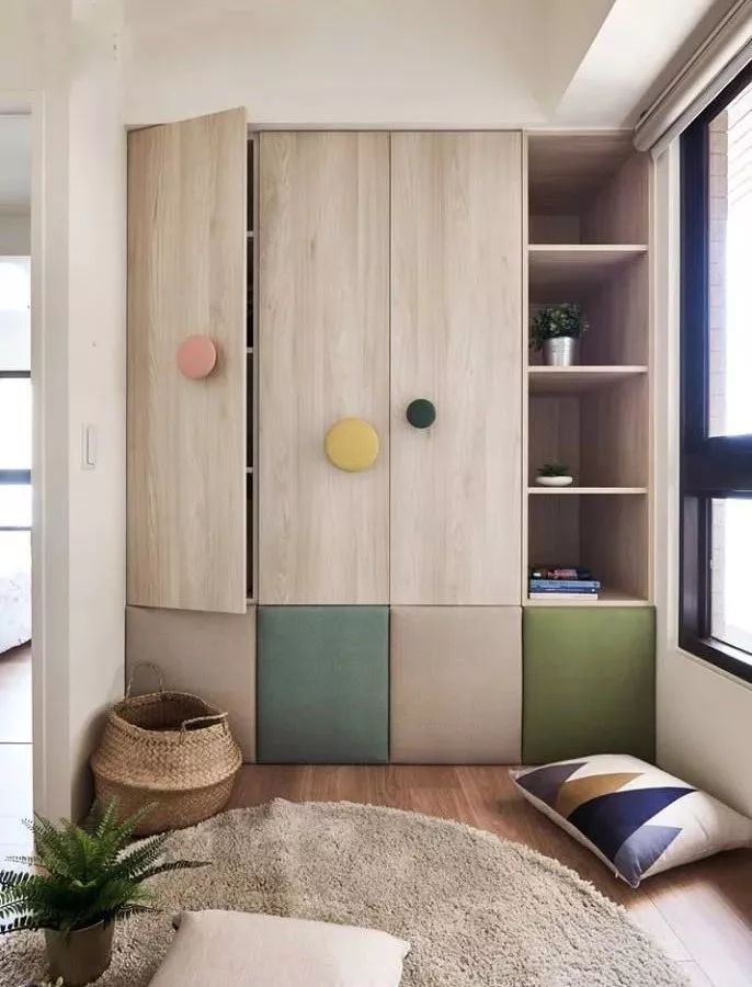 卧室带阳台就这样设计实用美观,卧室带阳台怎么设计最实用