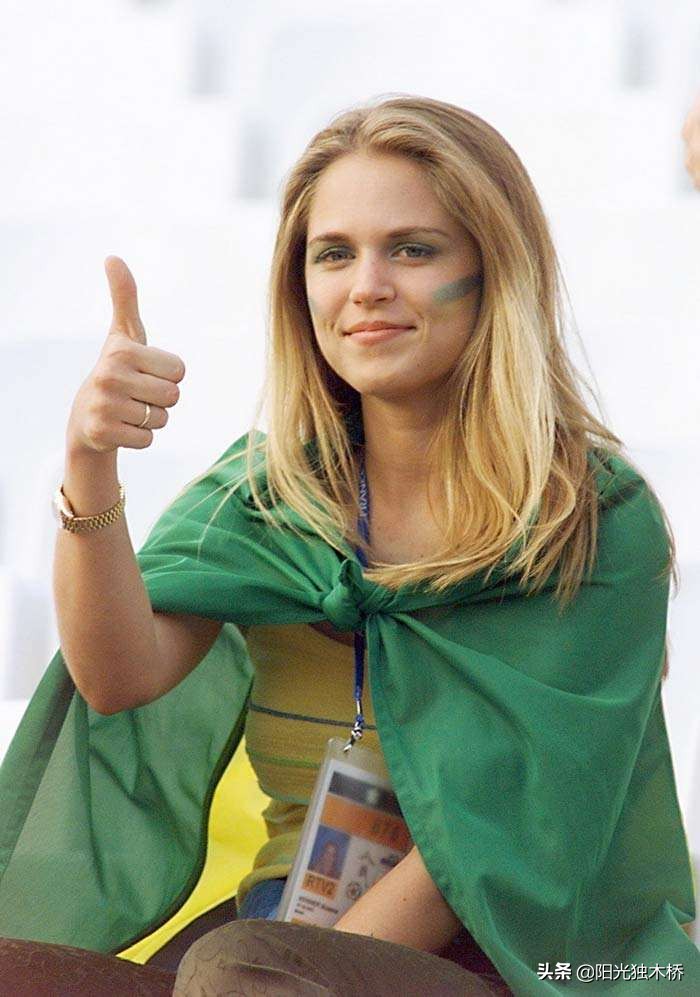 国际足坛前十巨星,世界足球巨星太太团