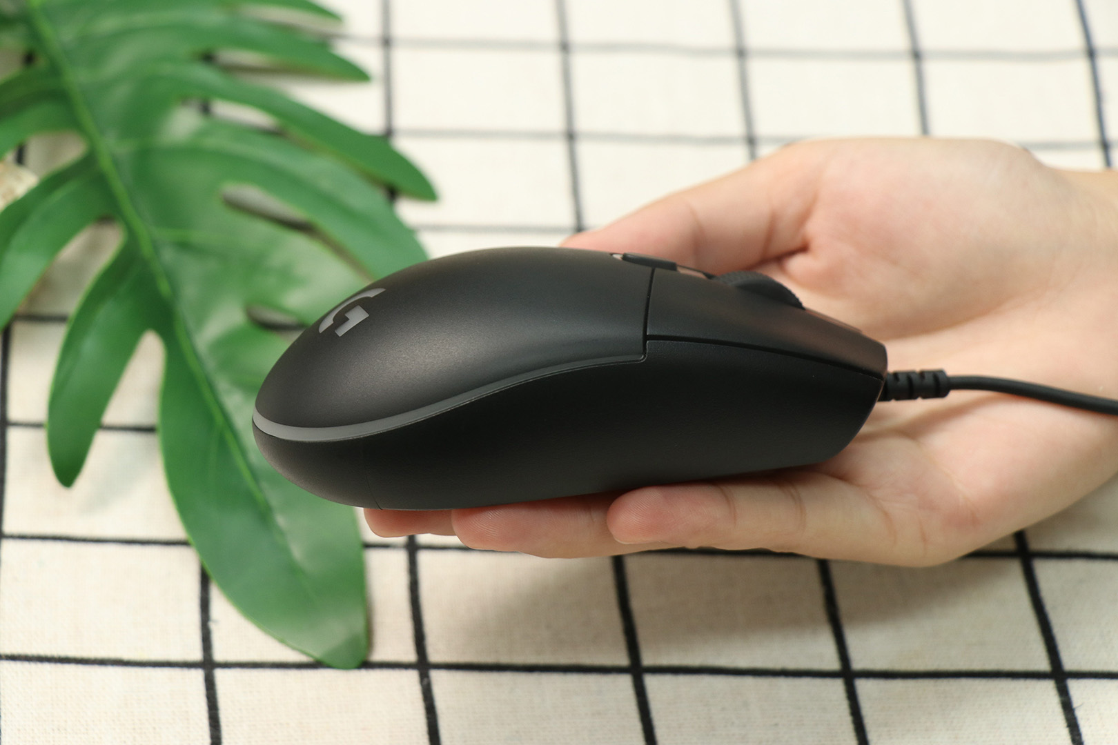 鼠标罗技g102一代和二代的区别,罗技鼠标g102侧面的2个键干啥的