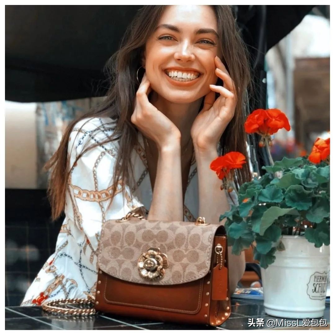 小长假旅行穿衣搭配,7月出门旅游休闲装搭配