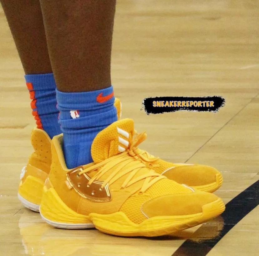 施罗德决赛上脚球鞋,纳迪尔施罗德球鞋