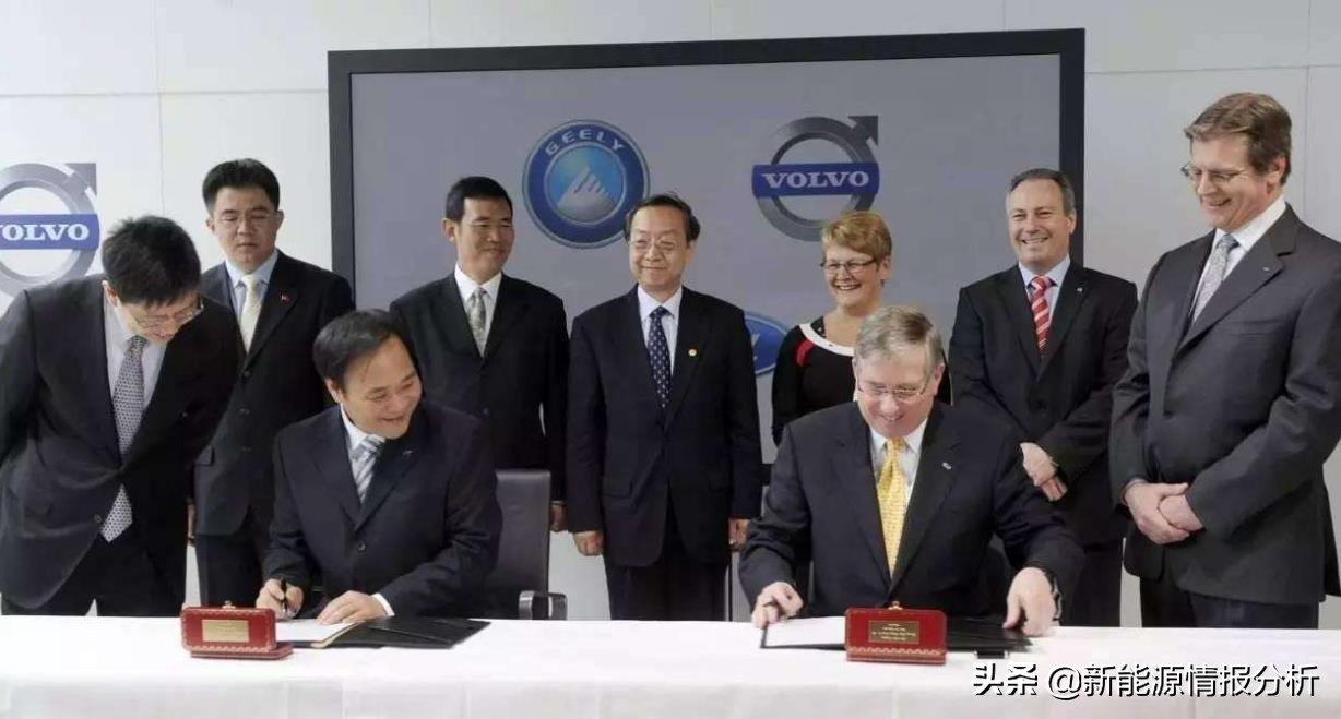 闃挎浖鏃ヨ,闃挎浖琛楀ご闅忔媿