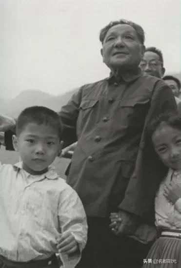 *小平邓**的历史贡献和最可贵的精神财富