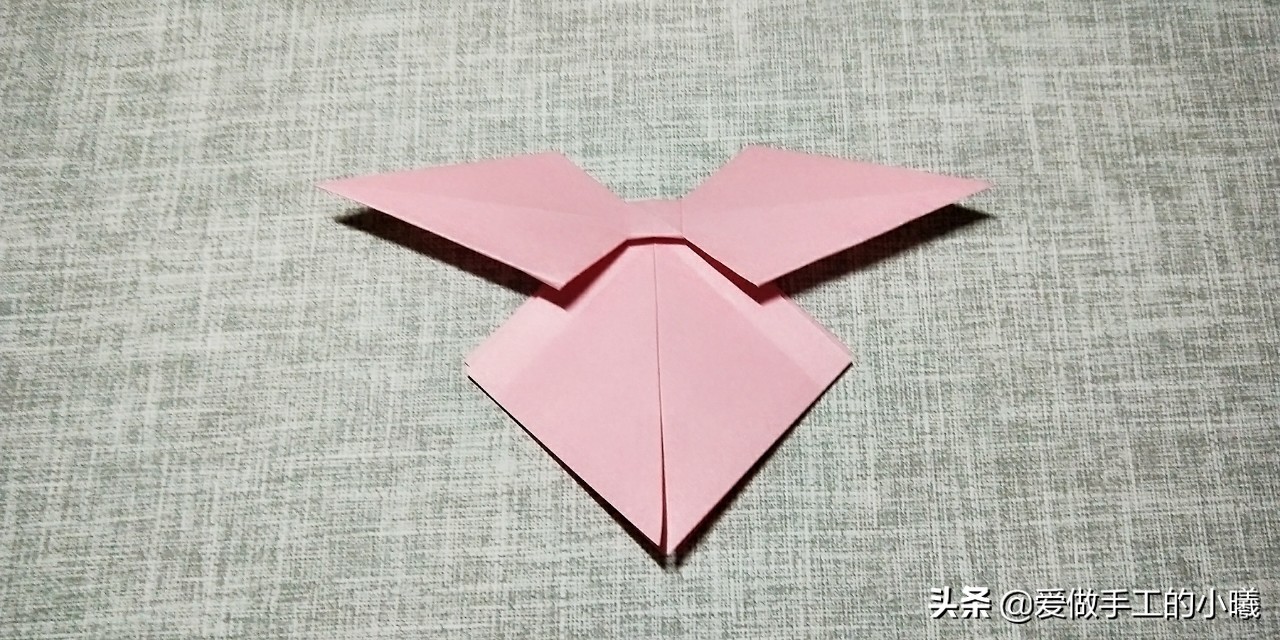 蝴蝶结折纸怎样贴在贺卡上好看,折纸简单又漂亮的蝴蝶结收纳盒