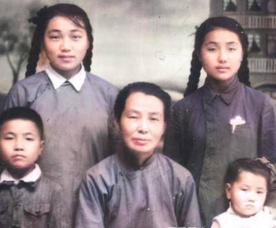 陈独秀爱女：幼年父母离异，成年被骗婚生5个孩子，93岁客死他乡