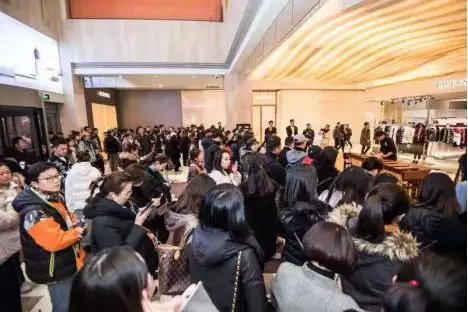 青岛海信广场闭店视频,青岛海信闭店答谢