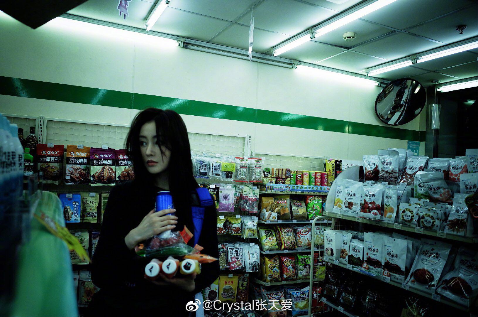 张天爱红色长袜,张天爱分享足球袜穿搭秘籍