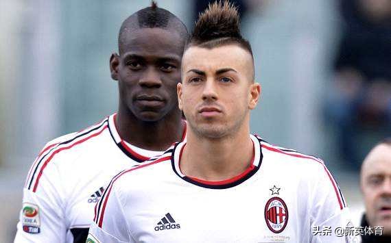 发型留腻了,发型留长发