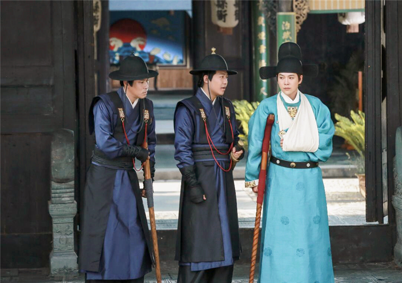 宰相告老还乡之后，与地方县令相比谁的权力更大？别说你不知道