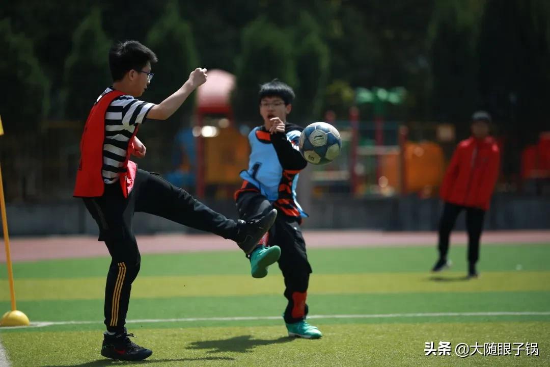 随州外国语小学足球比赛,外国语学校足球小将比赛