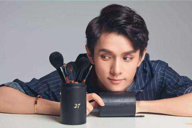 带货一哥李佳琦个人资料,带货一哥李佳琦简介