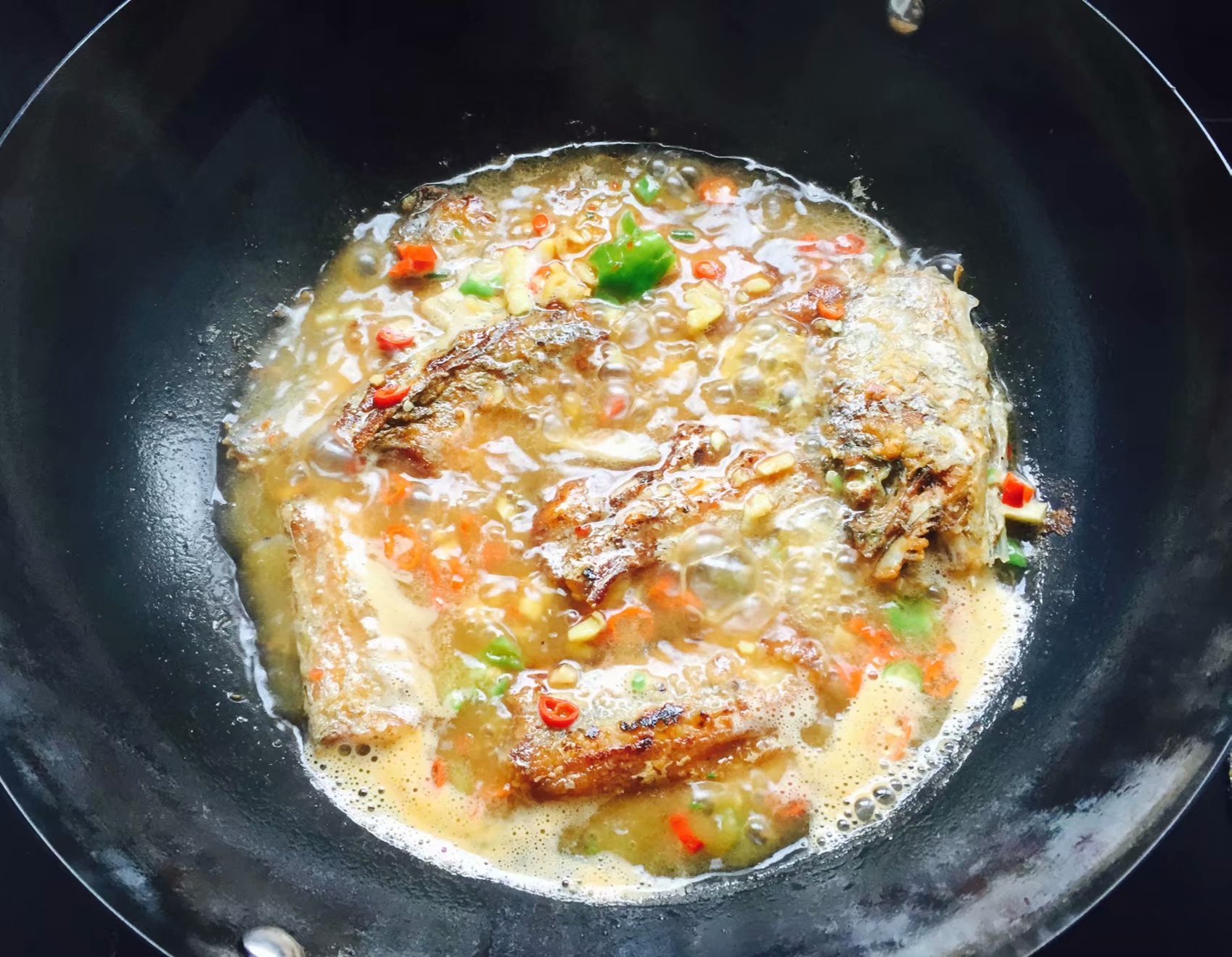 红烧带鱼怎么煎带鱼不破皮,家常香煎带鱼最正宗的做法