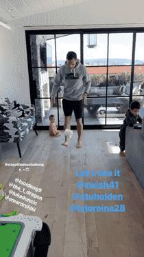 球星颠卫生纸挑战,东契奇崴脚瞬间