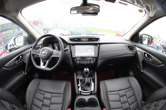 全新逍客2022款自动试驾视频,全新逍客上海车展