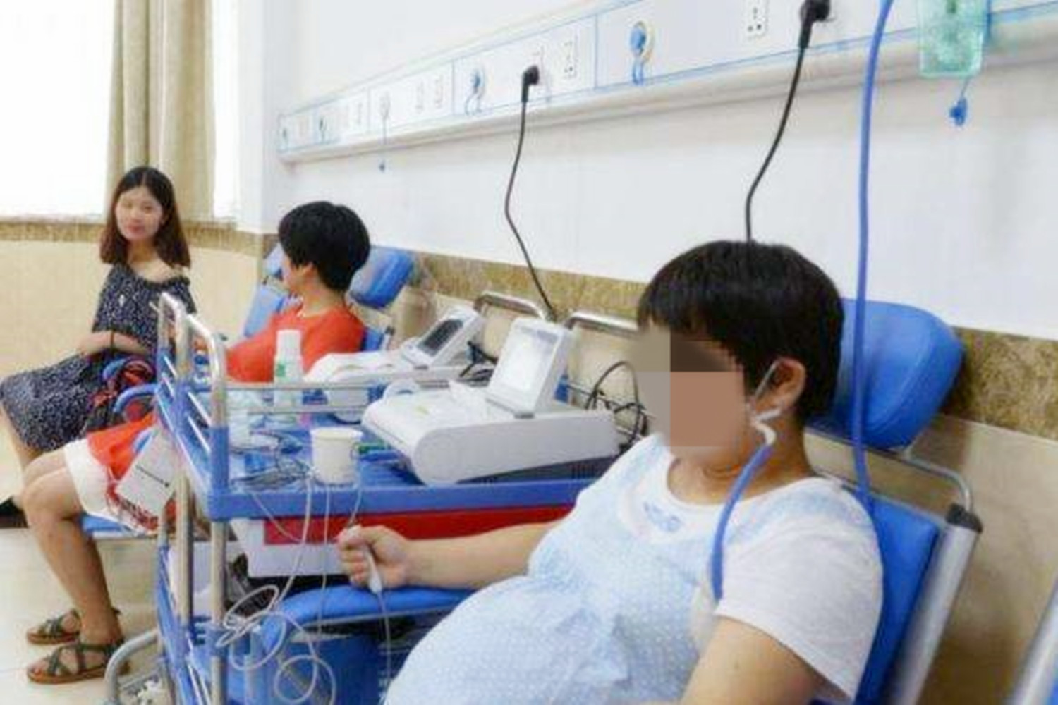 胎儿缺氧妈妈有什么感觉和症状,孕39周羊水少胎儿缺氧有什么表现