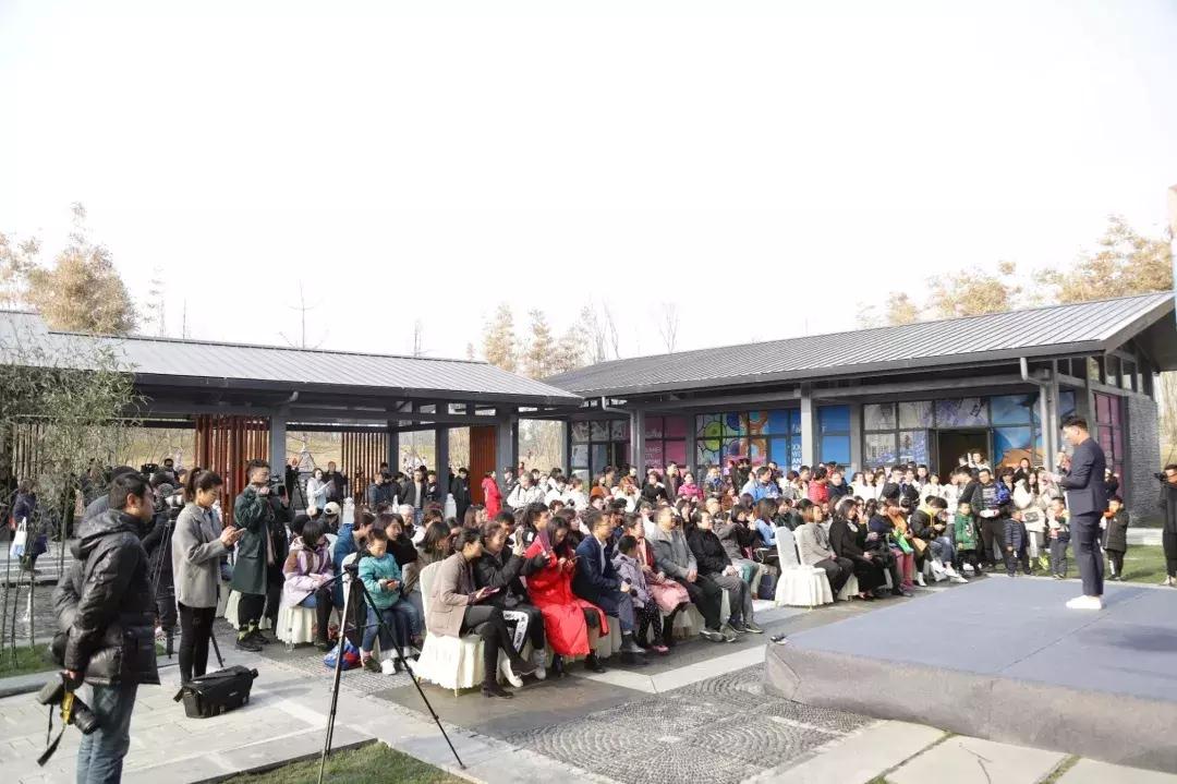 宛若美人卧成都，江家艺苑了解一下