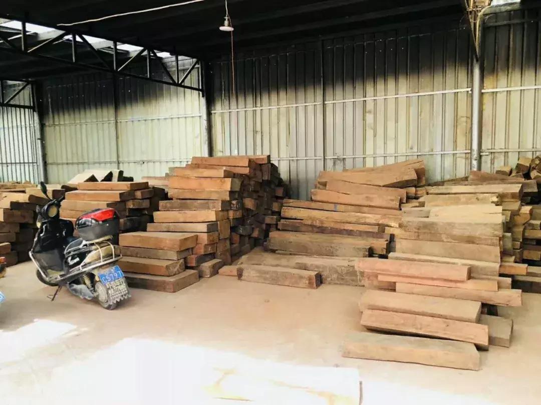 缅甸花梨木材质有什么好处,如何让缅甸花梨家具散发金色荧光