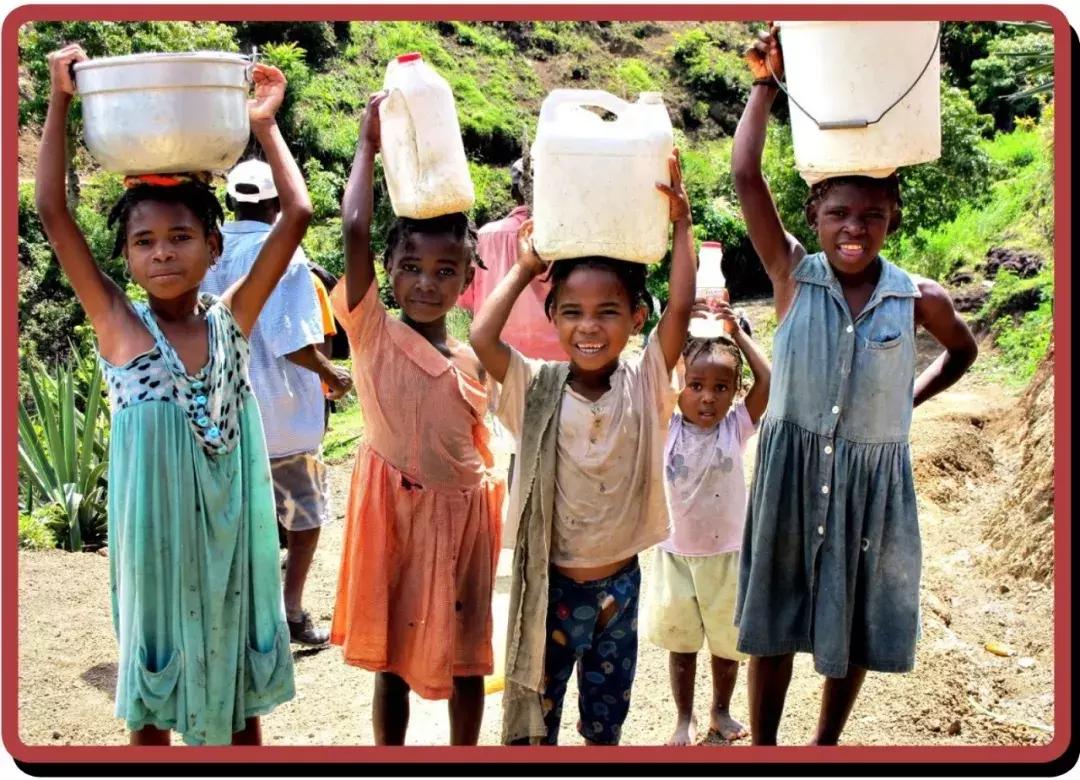 非洲黑叔叔的人体物流有多猛？