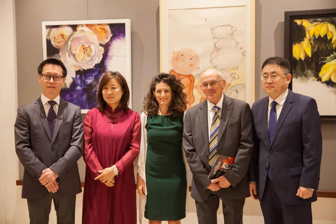 纯真、宁静与美——中马女画家对话展在马耳他中国文化中心举行