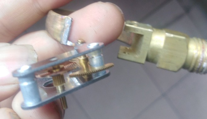 乙炔表各个部位名称,乙炔减压表结构说明