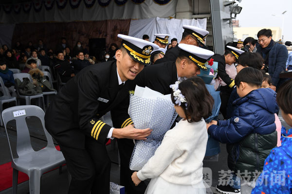 韩国海军舰艇编队访问上海，将与中方举行海上联合演练｜荔枝军事