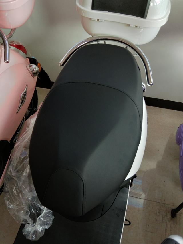 用自由皮包坐垫，最后会有很明显的褶皱是怎么回事？