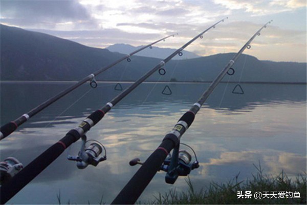 钓鱼10多年，未必知道串钩的这些狠招数，野钓大鱼必备技巧！