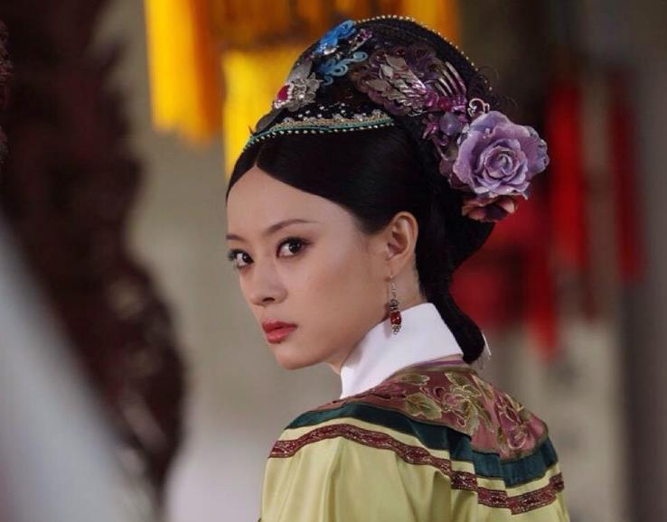 内斗、圈钱、翘他人男友，LOL陪玩原来这么“精彩”