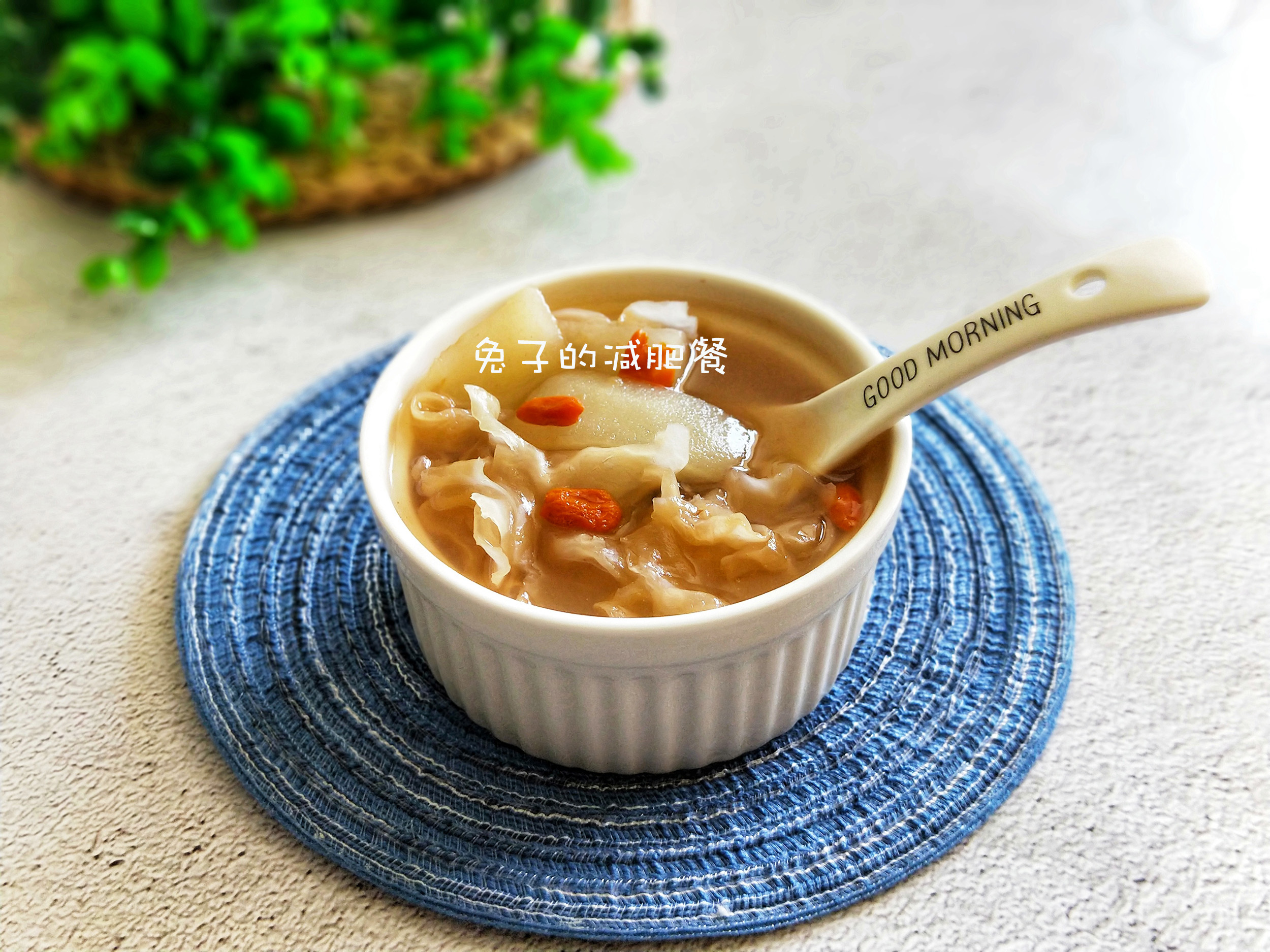 冬季清肺润喉吃什么汤,冬天降火润肺润喉汤