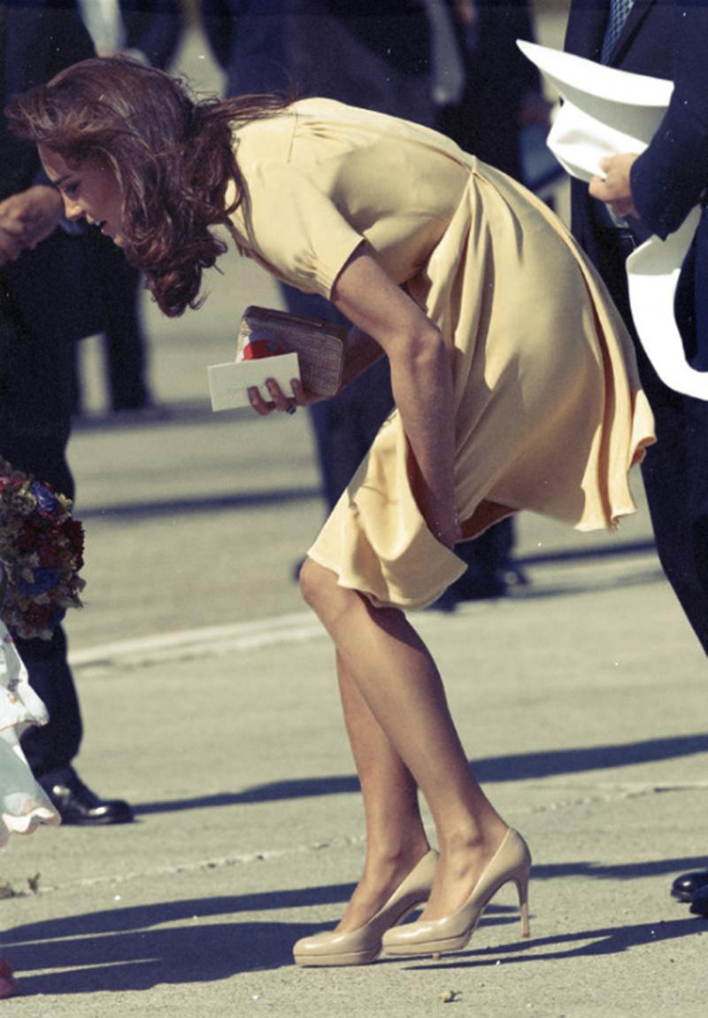 戴安娜倒着走躲避狗仔,戴安娜躲狗仔队