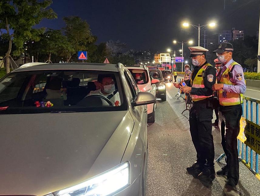 醉猫被逮捕,醉猫被警察抓视频