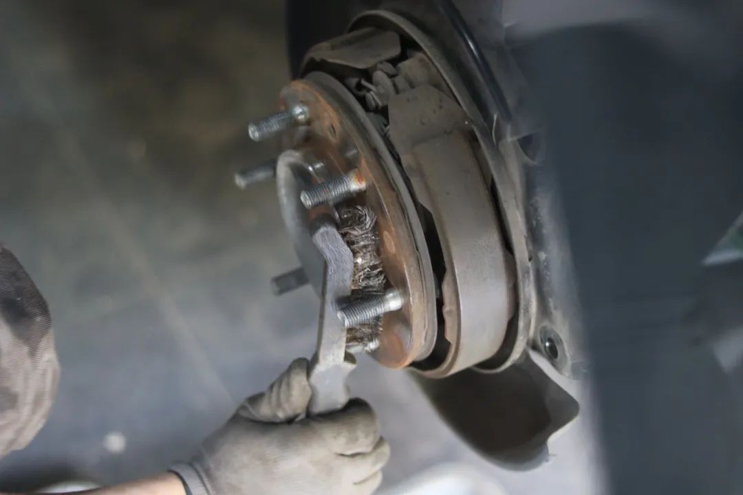 经典老车丰田lc90翻新复活,老款普拉多120翻新