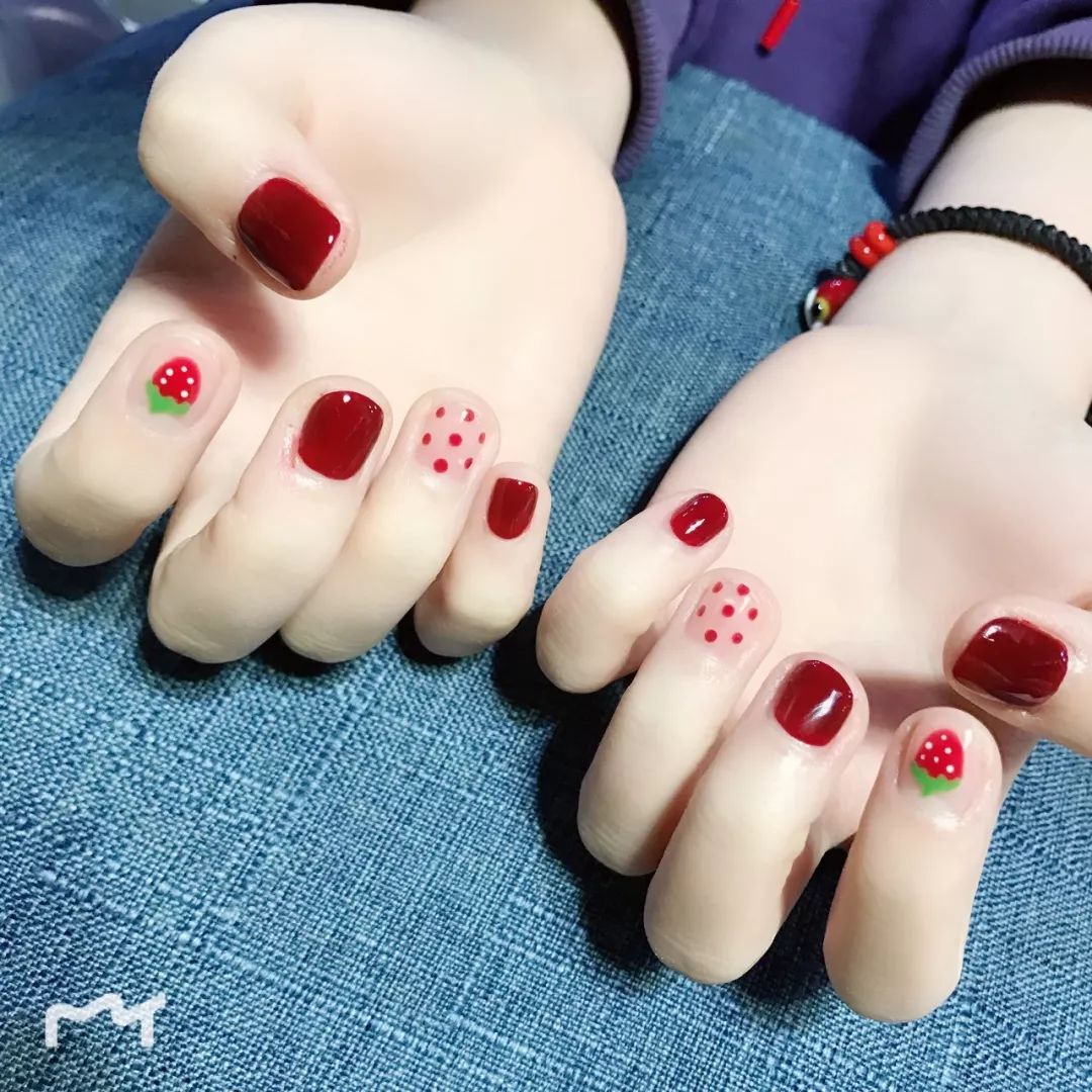 美甲什么颜色显得花哨好看,40款干净不花哨的美甲谁做都好看