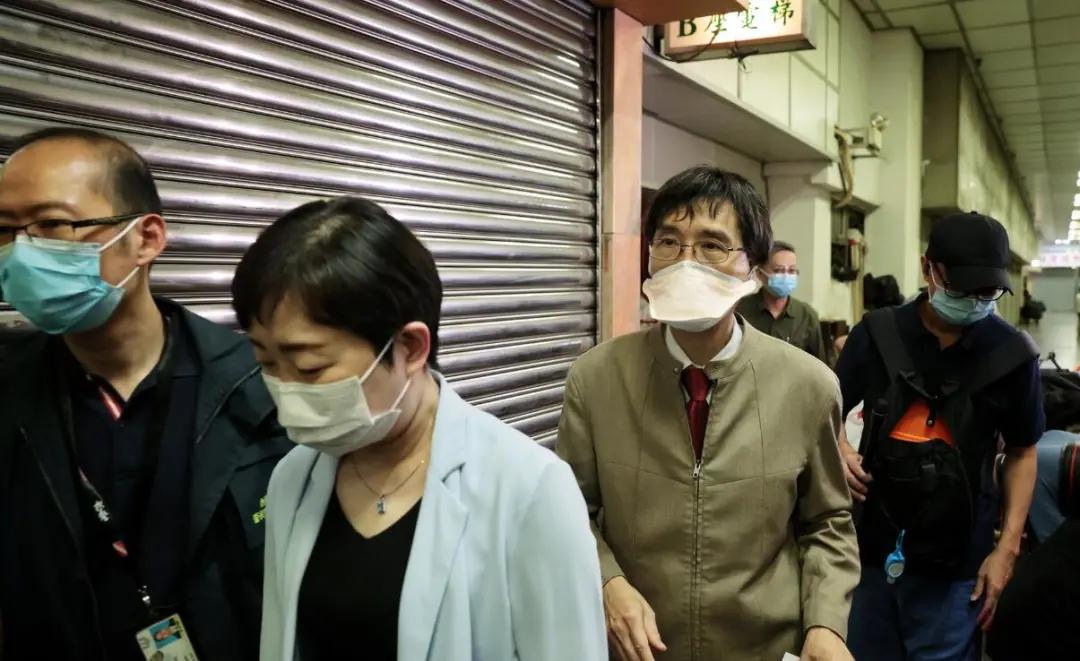 「速递」王毅与新加坡外长相会武夷山；20年了，81192,请返航！;港台退出所有奖项评选