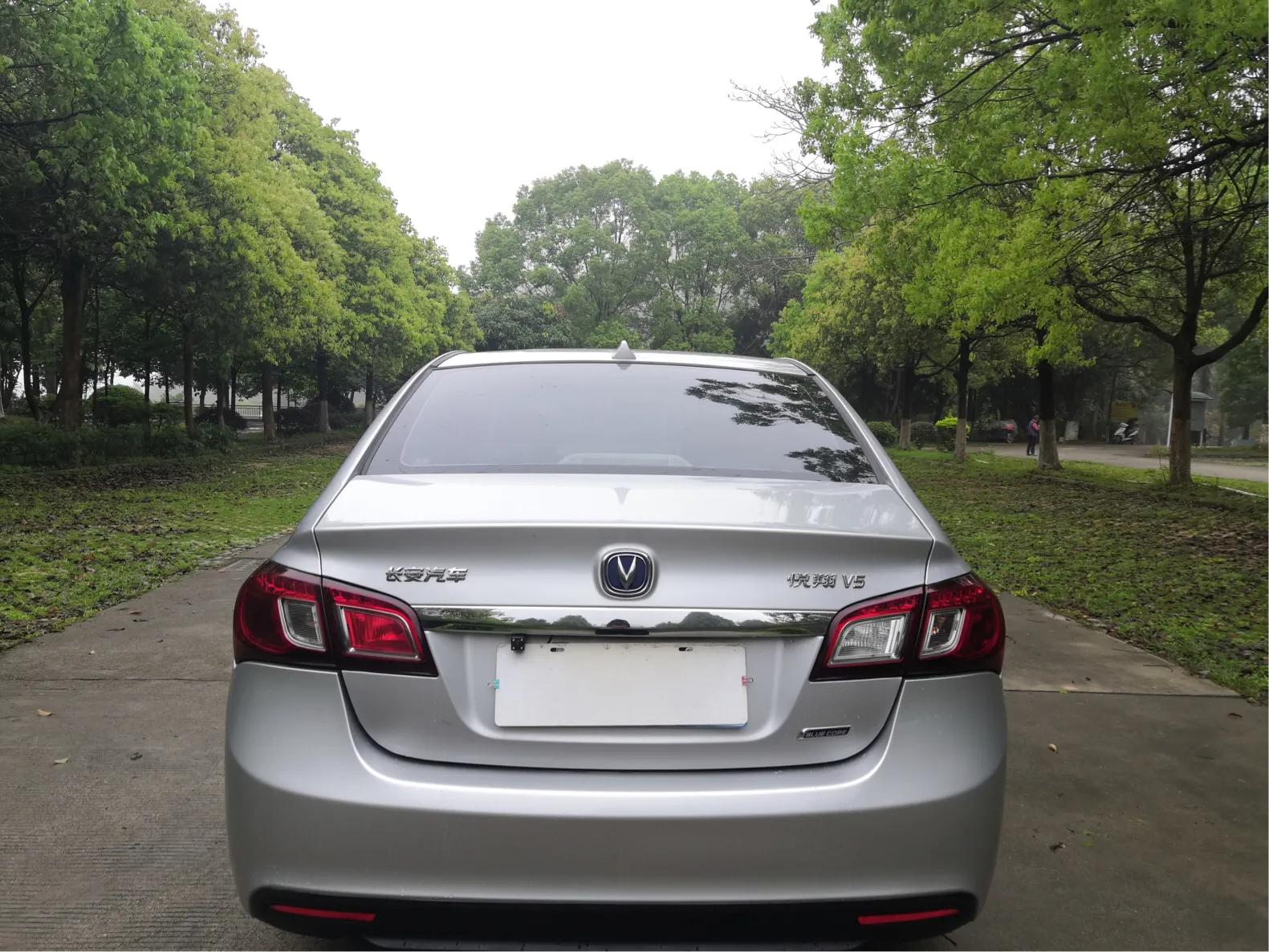 2015年长安悦翔v5手动挡,2015年长安悦翔v5二手车