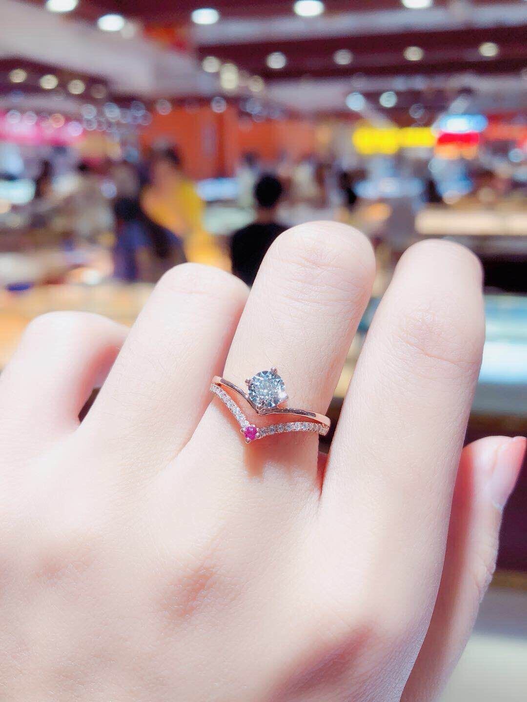 一个铂金戒指一般是几克,一般铂金戒指一个多少克