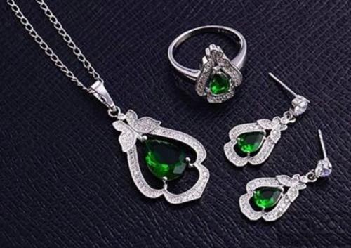 热门景点的旅游*局骗**,套路太深让人眼花缭乱,游客千万别上当