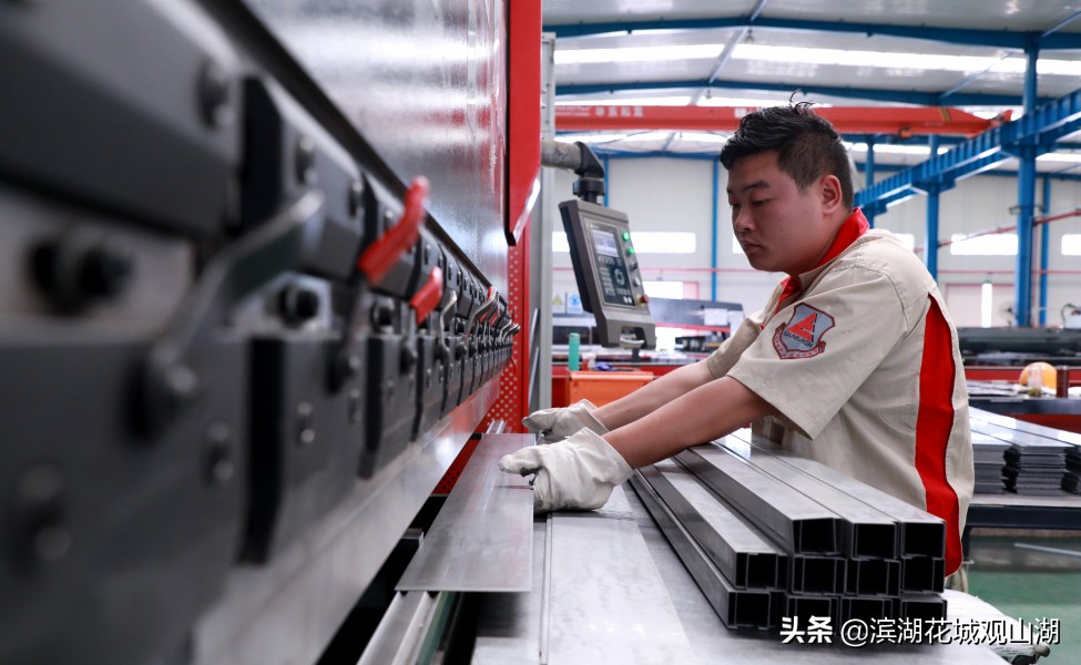 沿着高速看发展贵阳,沿着滇越铁路看发展