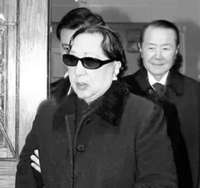 孔家大家长孔令仪,孔家二小姐孔令仪的婚姻情况