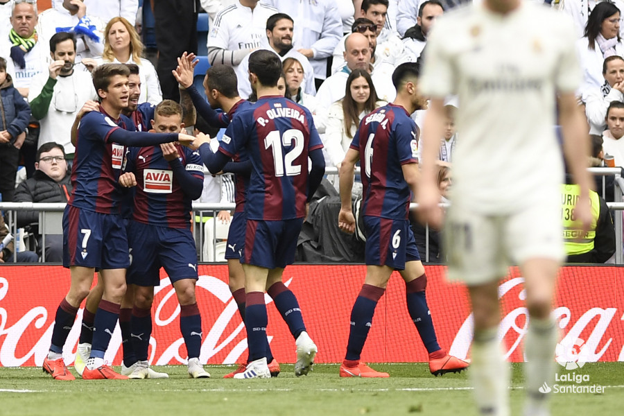 13-14赛季皇马的晋级之路,皇马无锋阵0-4惨败上一次