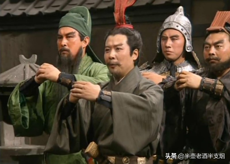 黄忠这么勇猛为什么晚年才出名,黄忠年轻时为何不出名