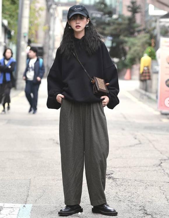 很火的韩国小姐姐穿搭,韩国小姐姐秋冬时尚穿搭