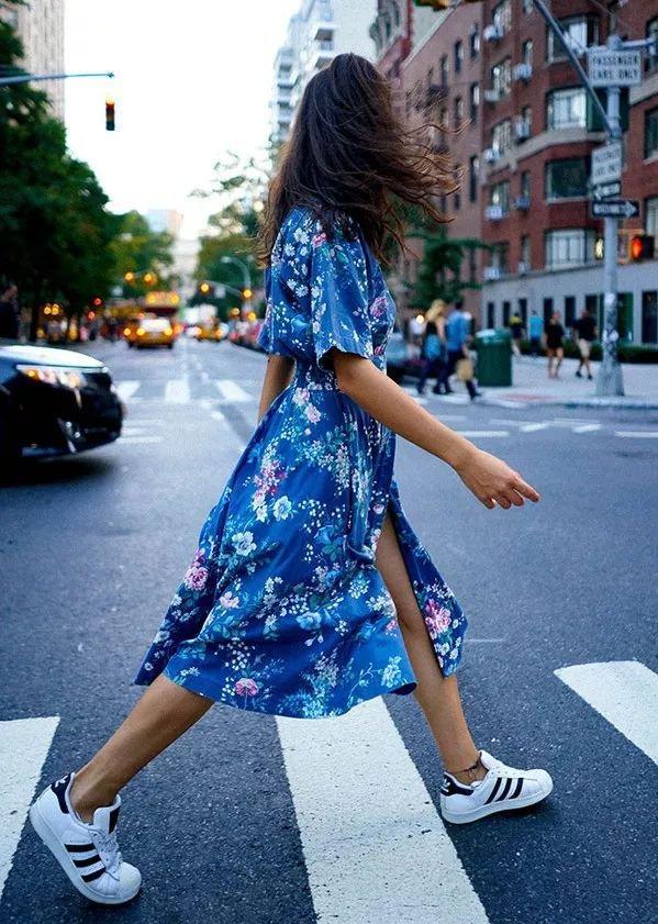 腰细的女生怎么穿搭显身材,腰粗的女生如何穿搭