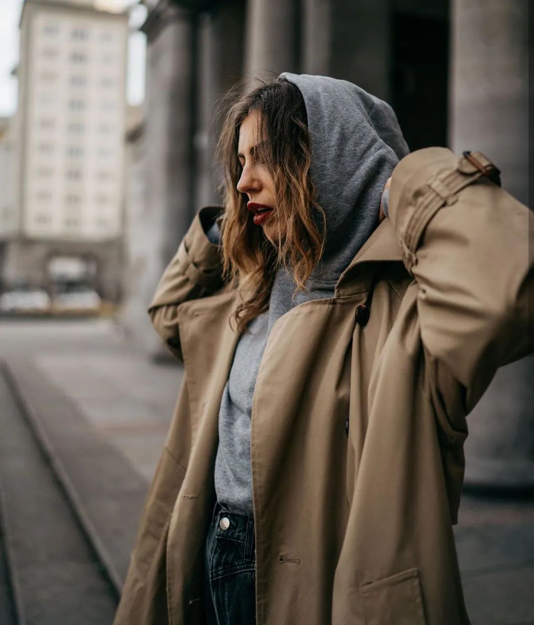 你还在买这么贵的大衣吗,买了件比较贵的大衣有些后悔