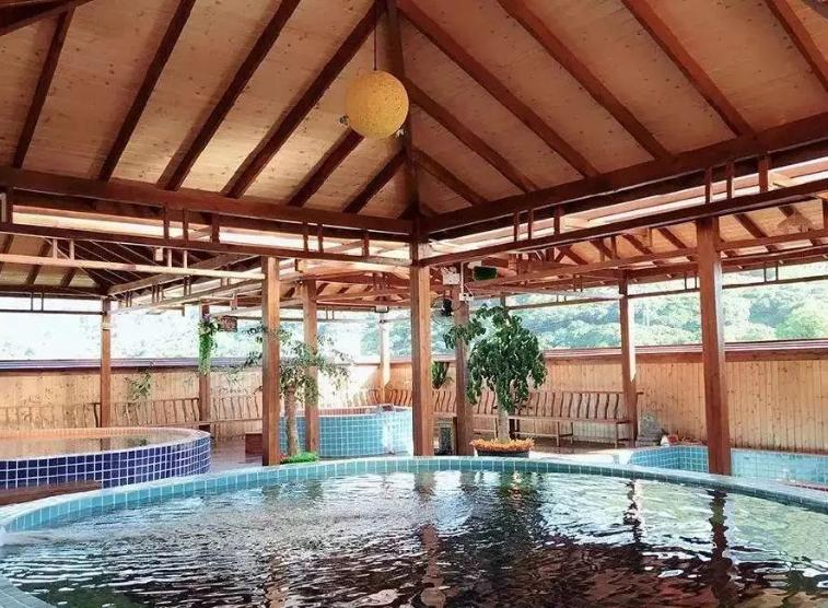 空中温泉酒店一日游,空中冰泉