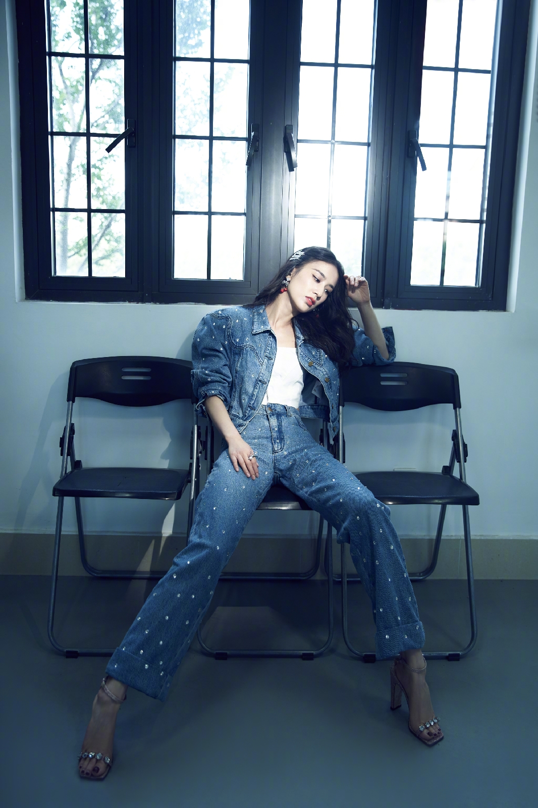 利用牛仔风格打造时髦气质,简约时尚休闲牛仔搭配