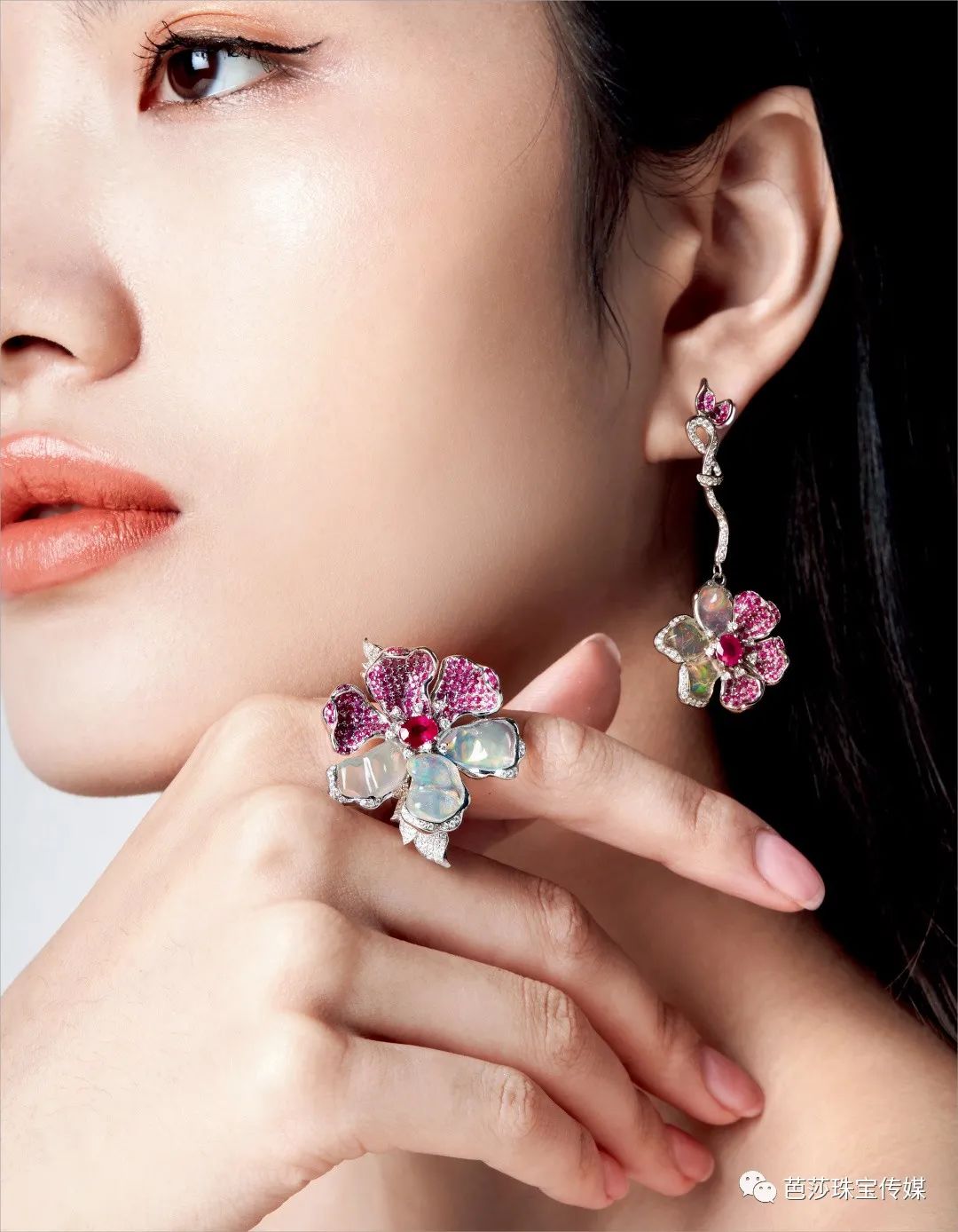 设计的珠宝是怎么买的呢,我想要成为一个珠宝设计师