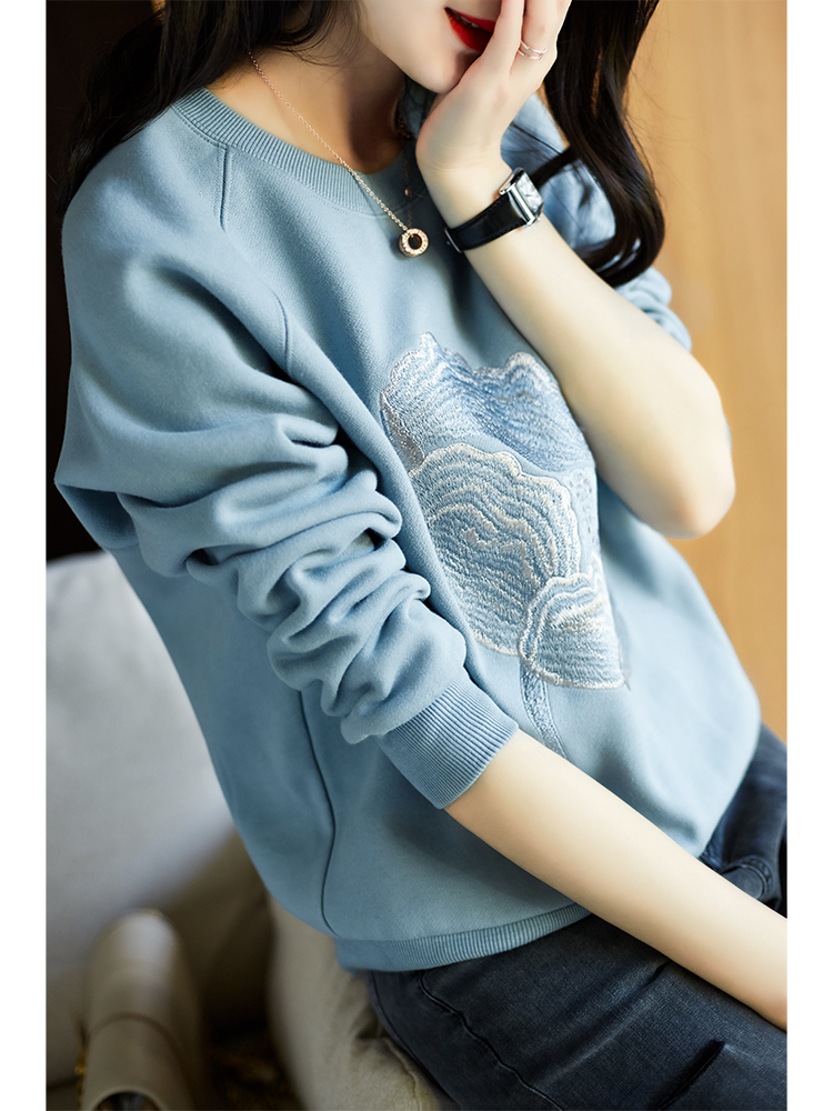 连帽卫衣宽松慵懒风高级感穿搭,卫衣搭配阔腿牛仔裤显瘦秋季穿搭